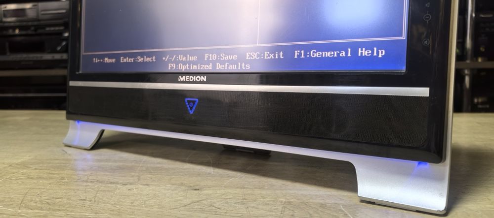 Моноблок Medion MD8850/Pentium T4400/Ram 4Gb /HDD no