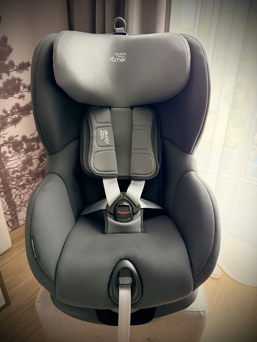 Автокрісло Britax Römer TRIFIX2 i-SIZE