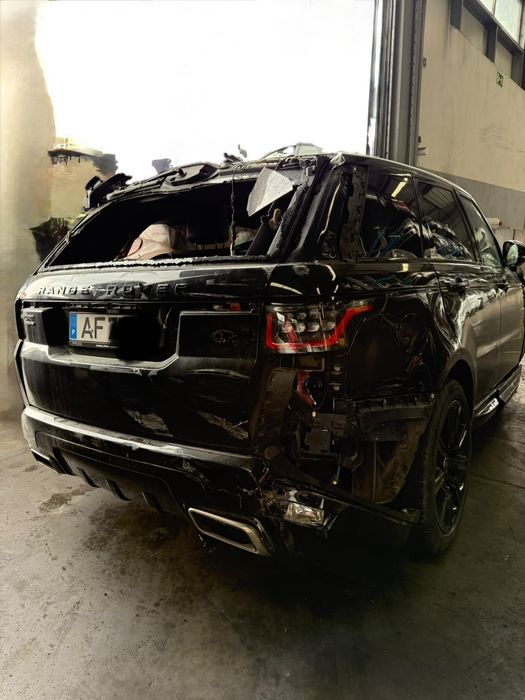 Land Rover Range Rover Sport ll (494) 2.0 P400e  PHEV 4X4 ANOS DE 2017  A  2023  Caixas de fusíveis frente/trás