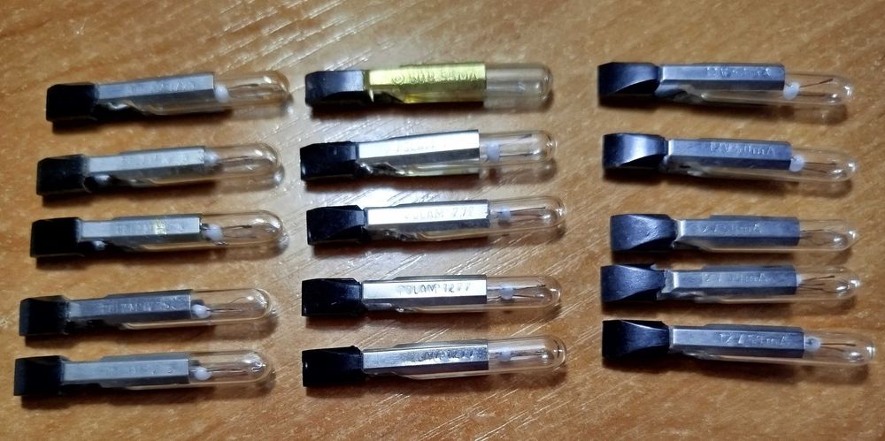 15 лампочек миниатюрных ссср