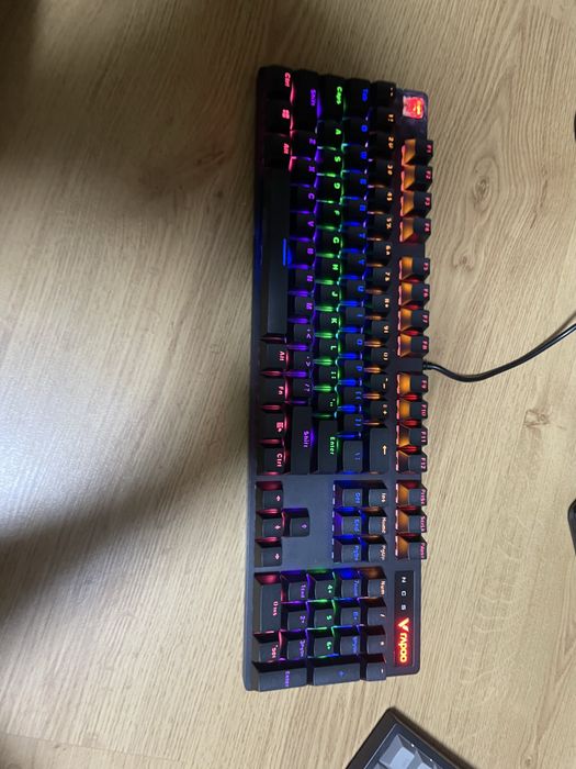 Клавіатура ігрова, чьорні свічі