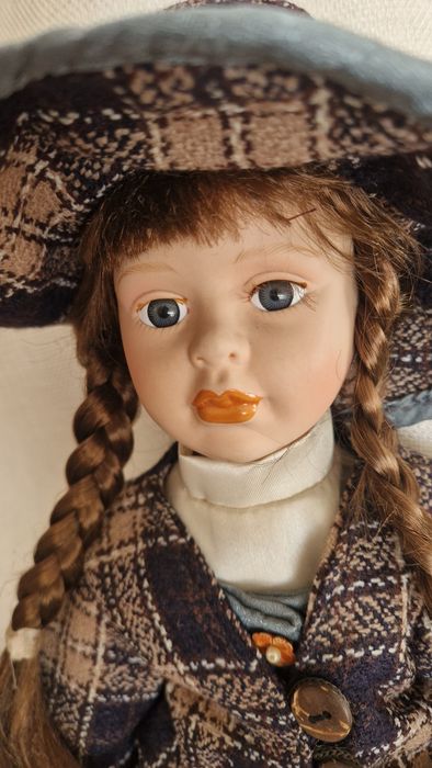 Bonecas em porcelana