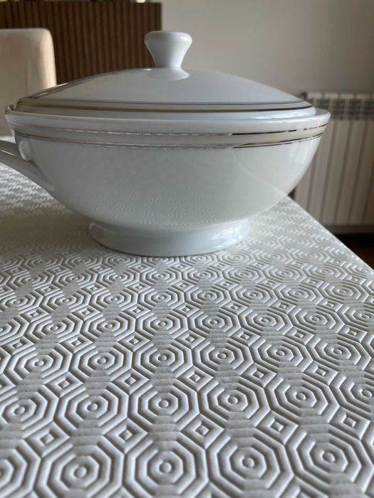Terrina de porcelana de Limoges - Nova