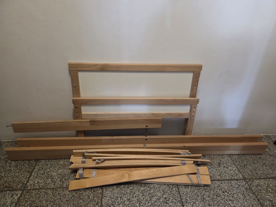 Cama mais colchão.