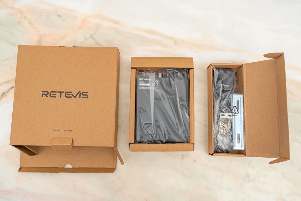 Radio CB móvel 40 canais em AM e FM, 4 Watts, novo na embalagem