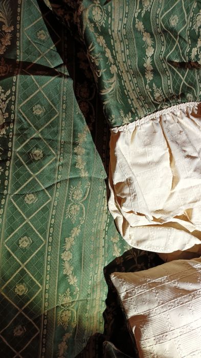 Endredon na cor cerde com diurado