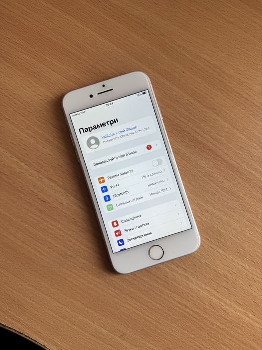 Apple Iphone 7 32 GB White у справному стані