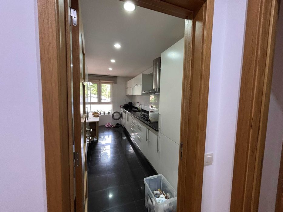 Apartamento t2 à venda na Rua Mario Cravinho, 11