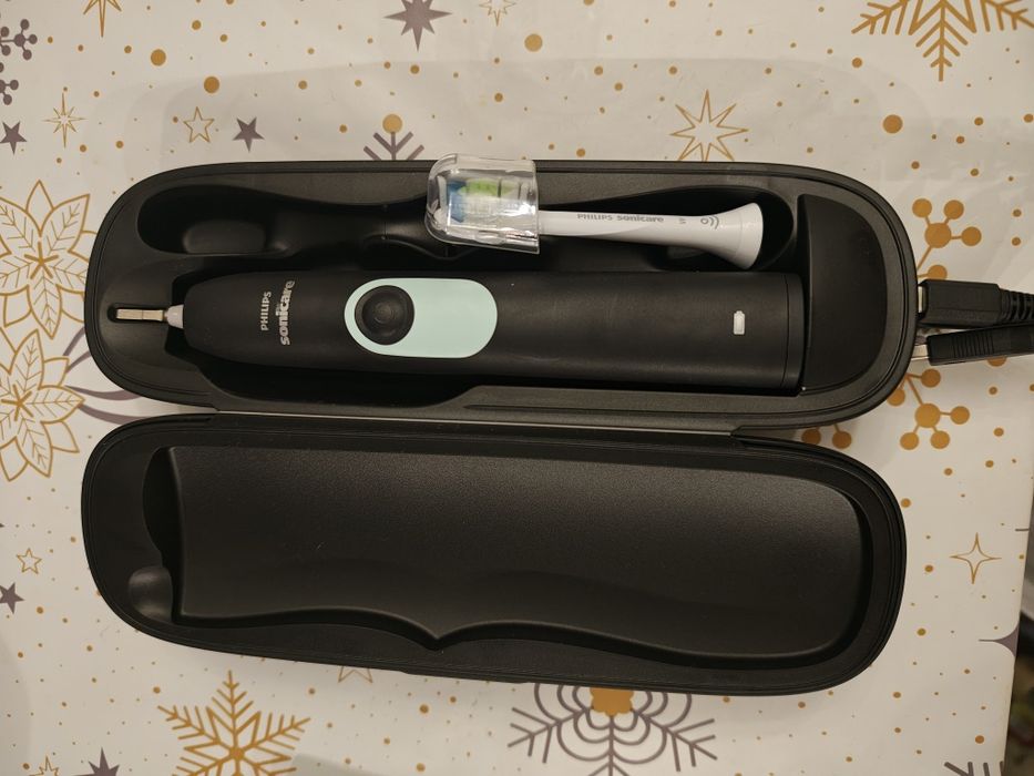 Szczoteczka soniczna firmy PHILIPS zestaw+ etui+koncowka