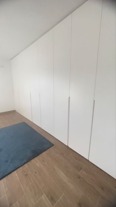 Roupeiros e cozinhas por mediada