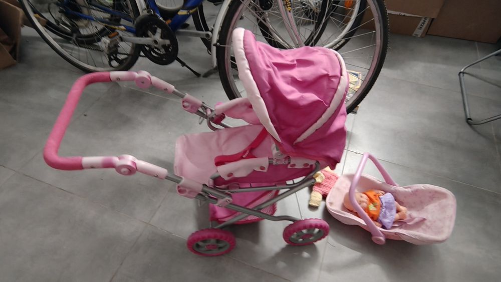 Składany wózek z nosidłem i lalką