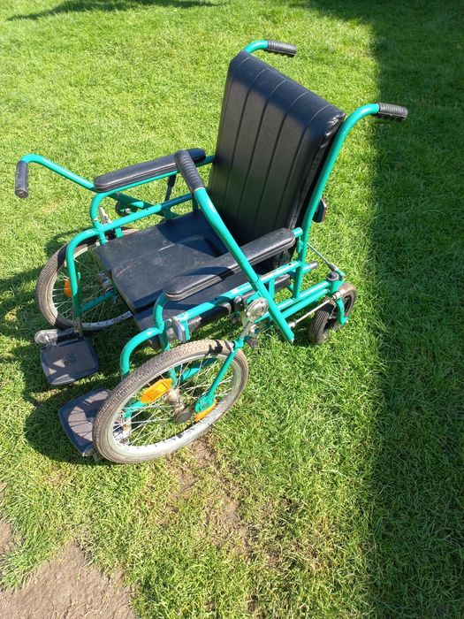 ПРОДАЄТЬСЯ візок інвалідний , посилений, майже новий,гальма,