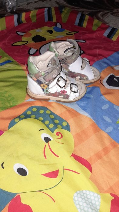 Ортопедичні босоніжки