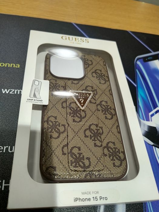 Etui Guess iPhone 15 Pro*Różne rodzaje*M