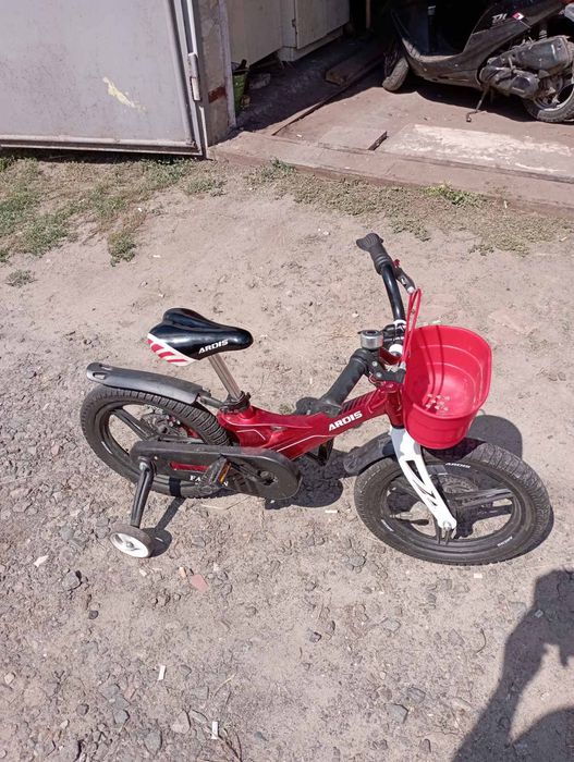 Дитячий велосипед 16 дюймів
