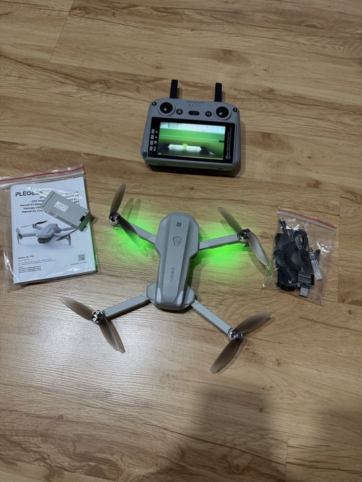 Dron polegble PL-710