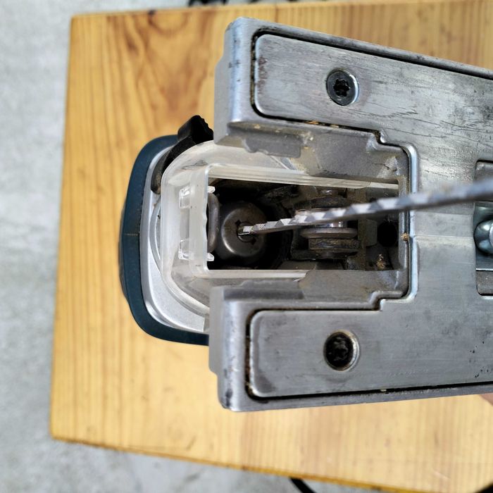 Електро лобзік Бош