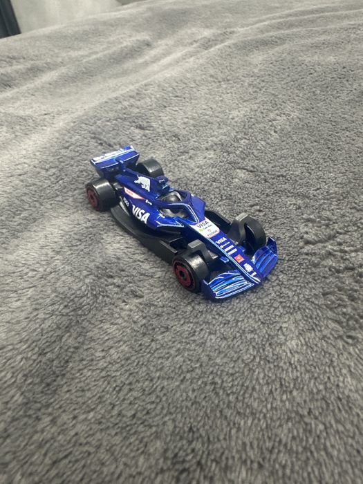Коллекция игрушечных машинок Hotweels Formula 1