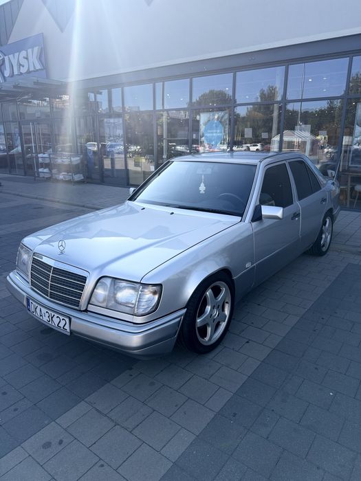 Mercedes-Benz W124