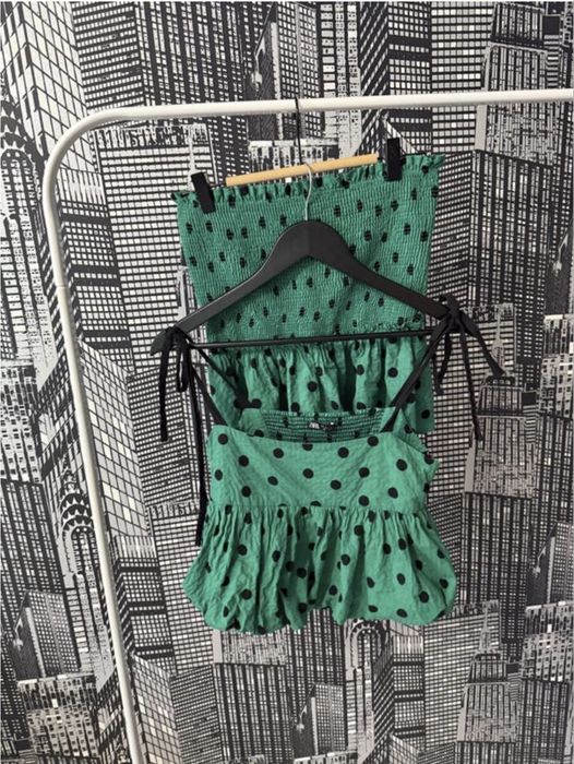 Жіночій костюм Zara зелений костюм в горох зі спідницею і топом Zara