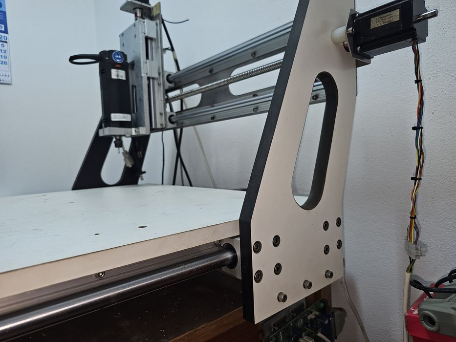 Máquina CNC para cortar / fresar