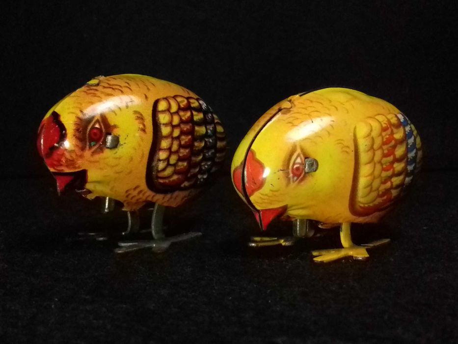 5 Brinquedos em metal, com corda - sistema mecânico a funcionar.