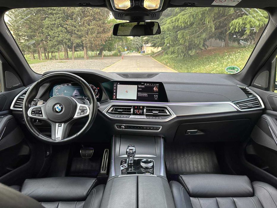 Bmw X5 50i 2019.