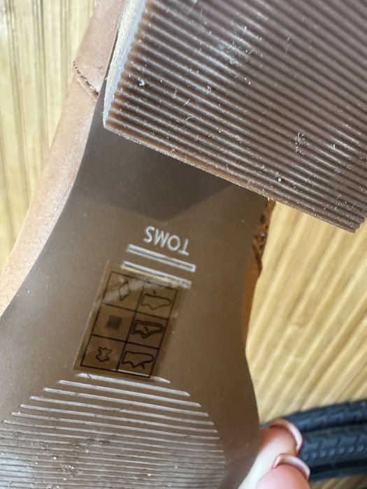 Ботінки Toms натуральна замш 37.5