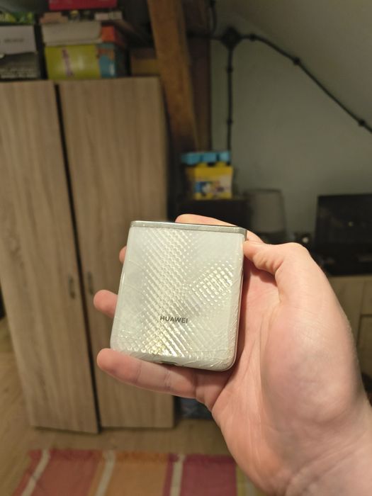 Huawei P50 Pocket Uszkodzony