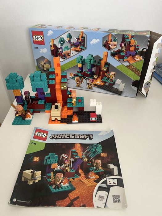 Lego Minecraft Spaczony Las 21168