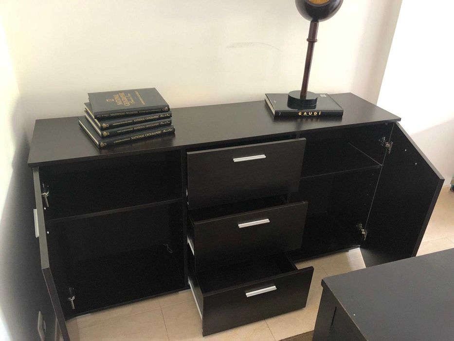 Móvel aparador Preto