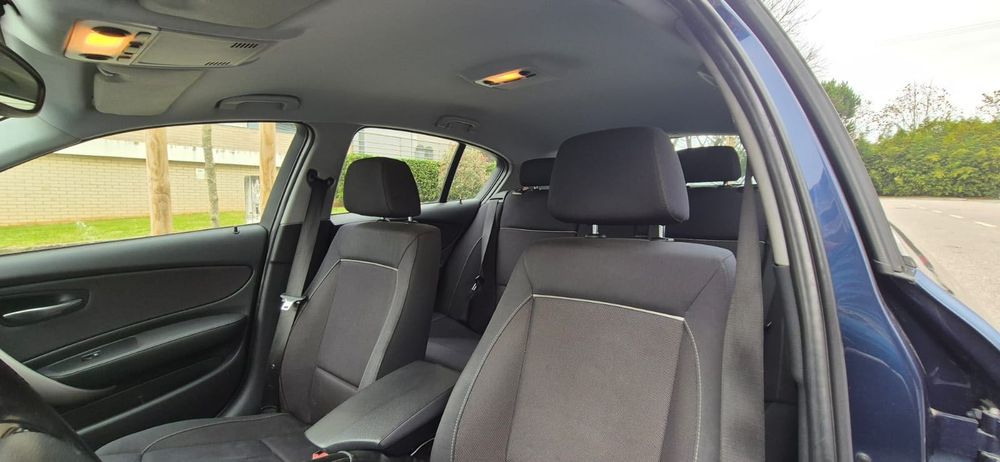 BMW 118d E87 | 2010 | Nacional | Azul BMW | Viatura de Serviço