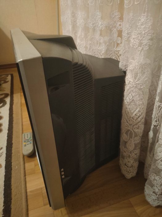 Телевізор LG super slim 21FS4RG