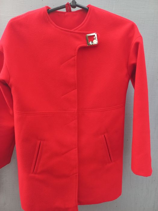 Пальто дитяче в гарному стані