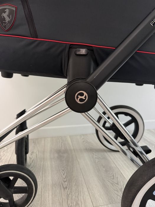 Коляска Cybex Priam Ferrari