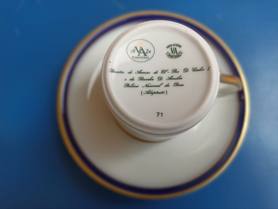 Chávena de café Vista Alegre Armas D.Carlos I e Rainha D. Amália Palácio Nacional da Pena