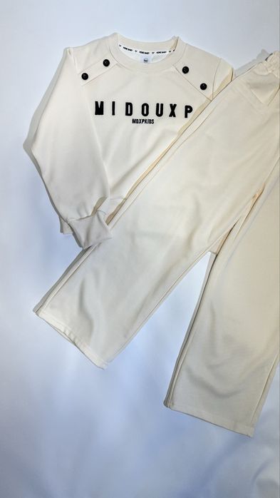 Костюм для дівчинки