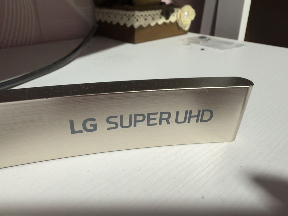 Телевізор LG SUPER UHD