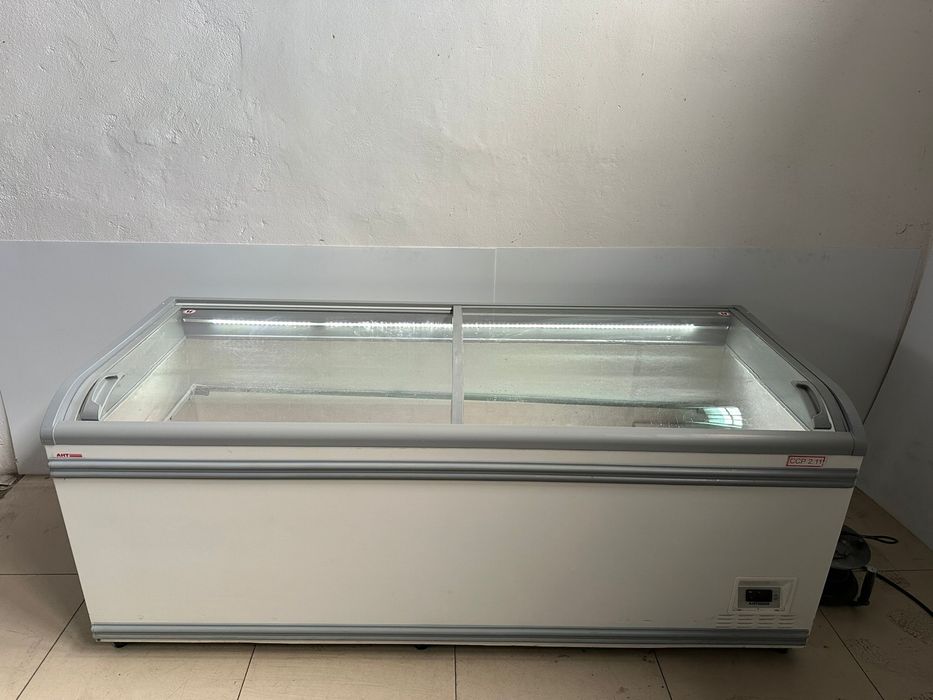 Aht Rio 210 cm zamrażarka witryna boneta