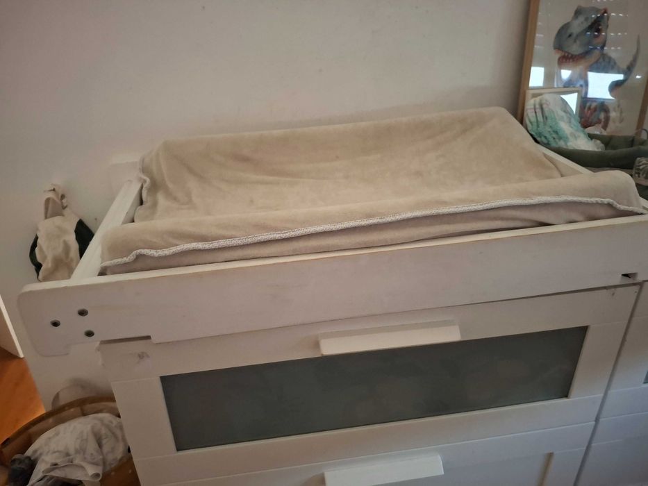 Muda fraldas madeira