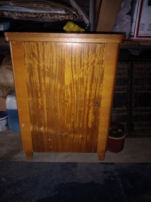 Продам швейную машинку