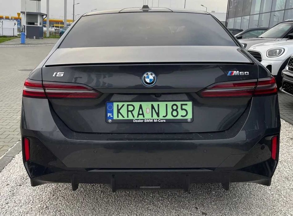 BMW i5 G60  бампер передній задній, б/у запчастини розборка