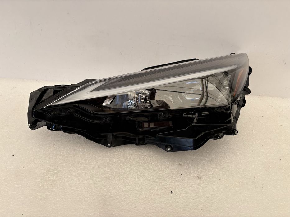 Lexus NX II 2 21- lampa lewy przód lewa przednia