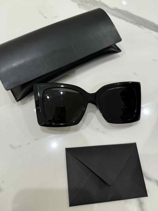 Okular przeciwsłoneczne damskie YSL
Yves Saint Laurent
Yves Saint Laur