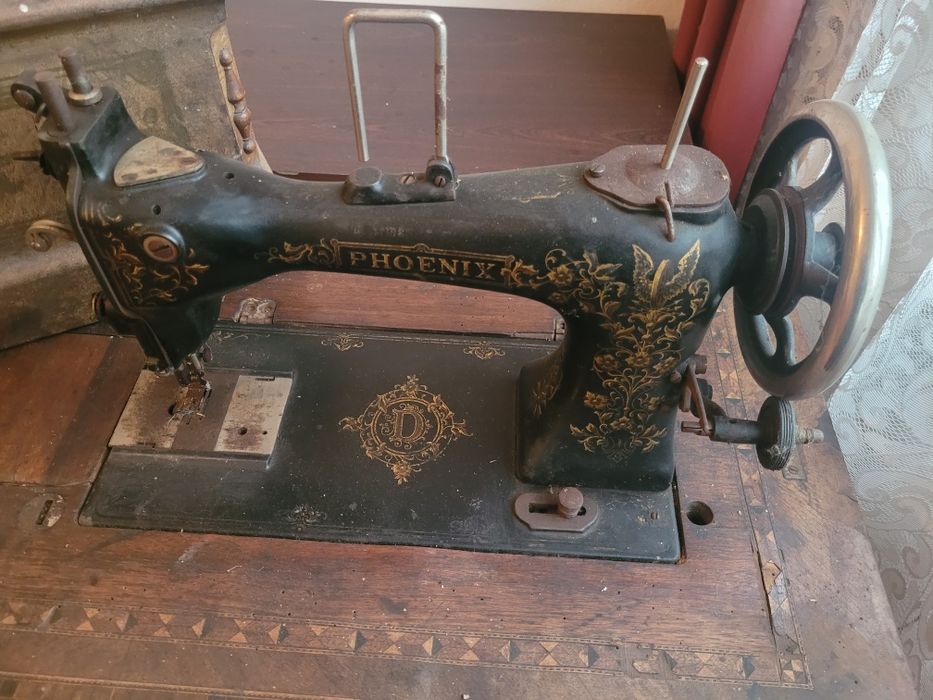 Stara maszyna do szycia Phoenix
