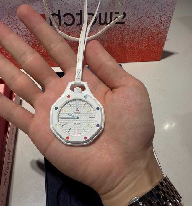 Swatch x AP Orenji Hachi SSX03W100N– granatowo-pomarańczowy hit, 90h rezerwy