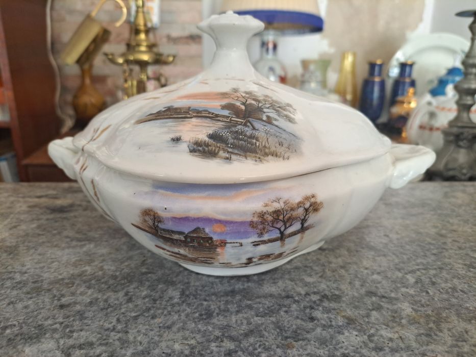 Terrina centenária vista alegre