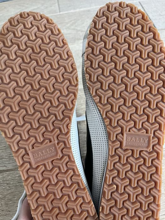 Чоловічі кеди/ кросівки шкіряні, нові, бренд BALLY, розмір 40