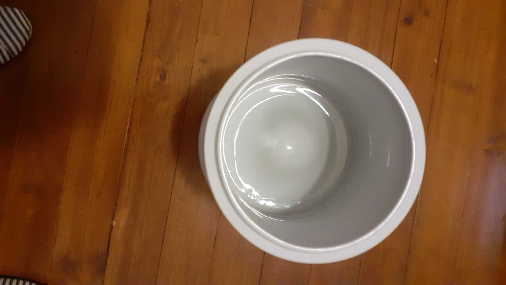 Cuspidor de loiça antigo