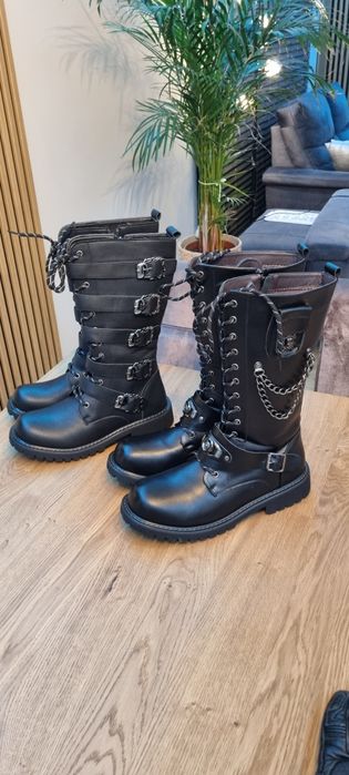 Nienoszone buty alternatywne / glany wysokie z klamrami i łańcuchami – Rozmiar 43 (Nowe)